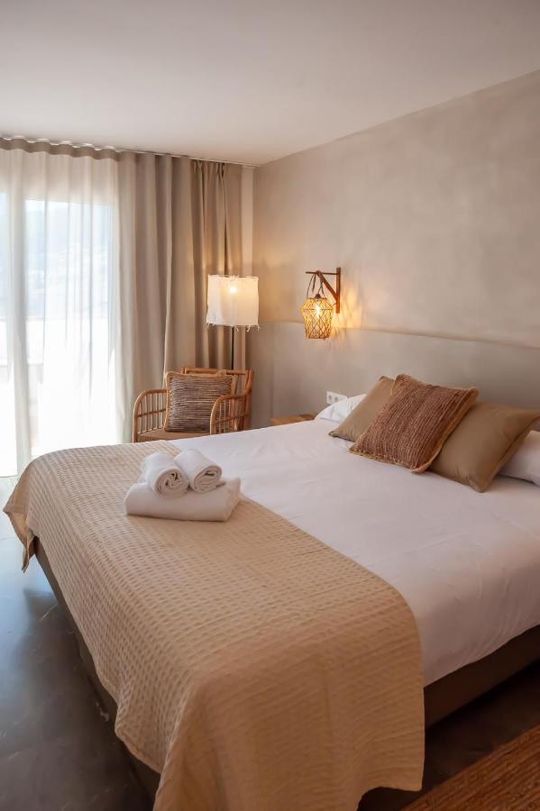 Hostal Es Niu De Tamariu Ngoại thất bức ảnh