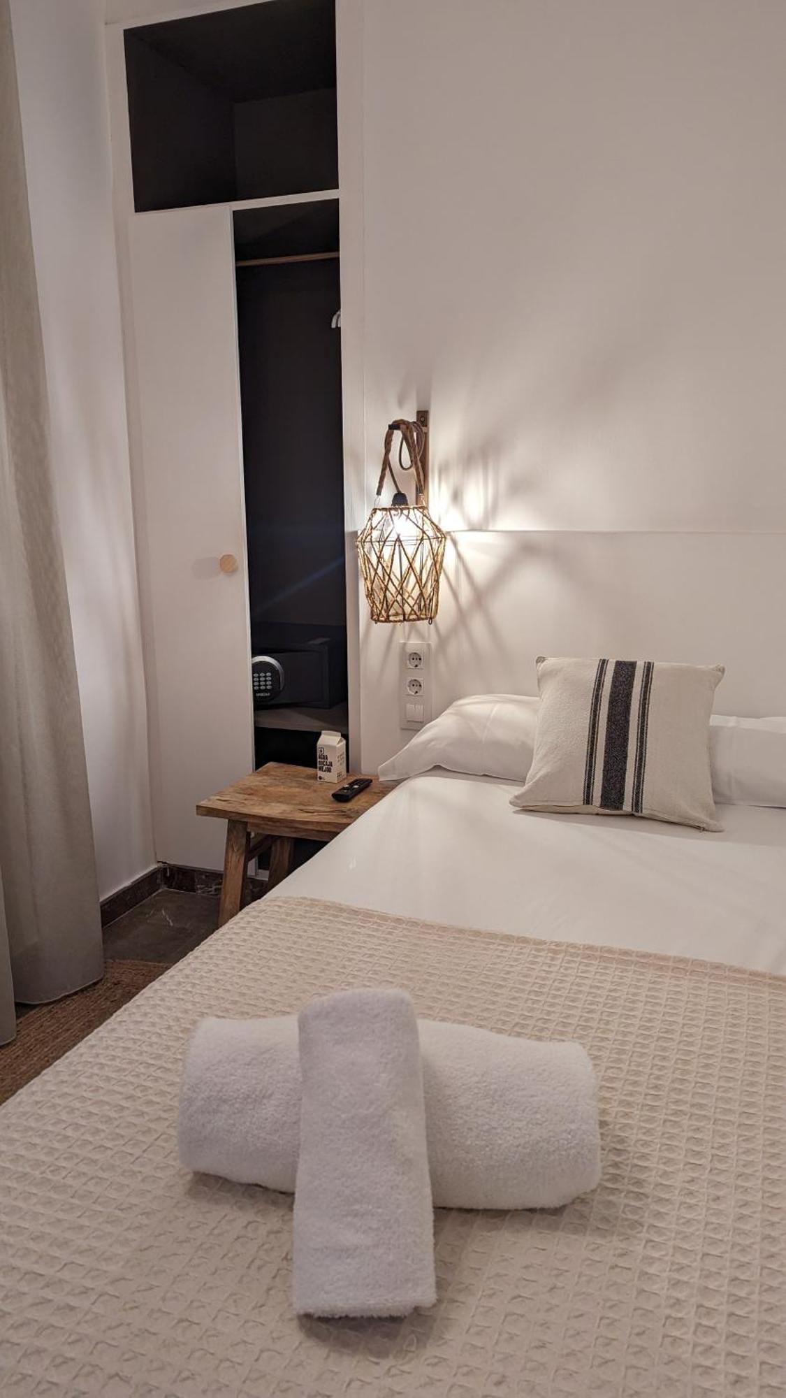 Hostal Es Niu De Tamariu Ngoại thất bức ảnh
